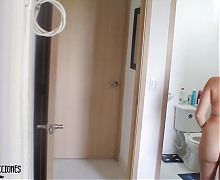 Horny Stepmom Is Wet When She Comes Out of Taking a Shower